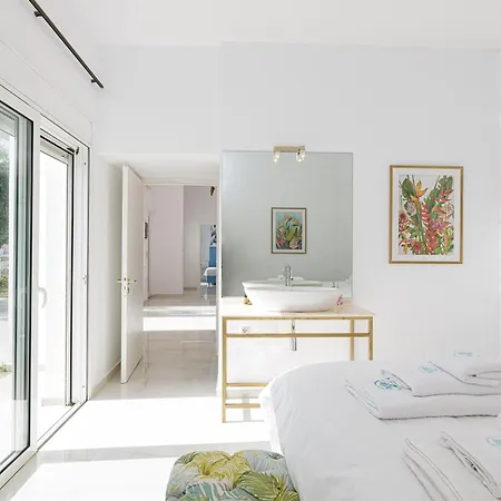 Cristal Villa *