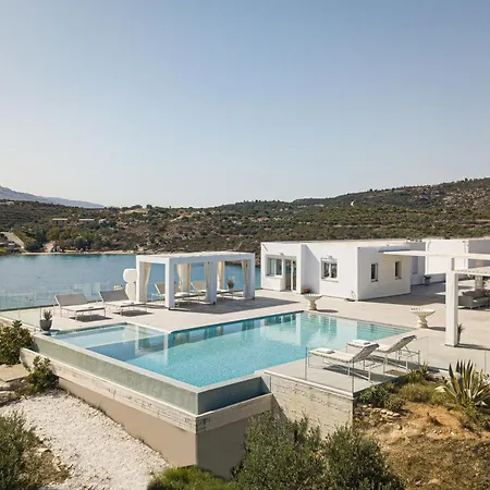 Cristal Villa *
